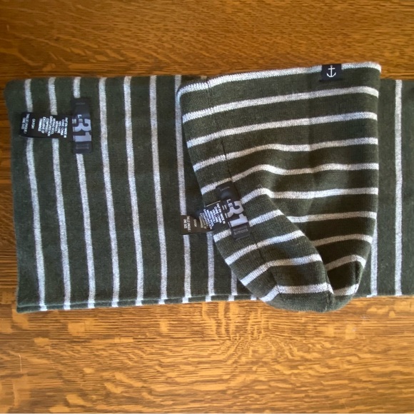 Le31 for men Simons beanie and scarf set never worn - Picture 2 of 7